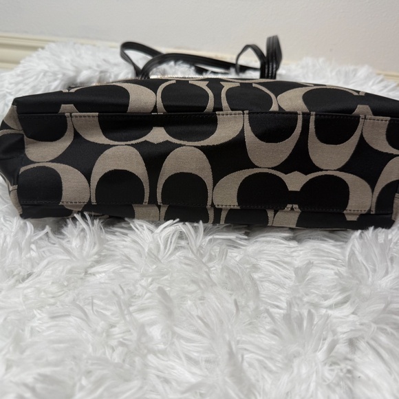 Coach Tote - Picture 5 of 15